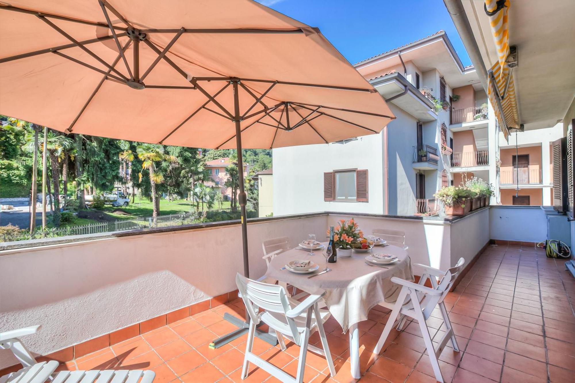 Appartamento Gaya Stresa Center - Happy Rentals Bagian luar foto