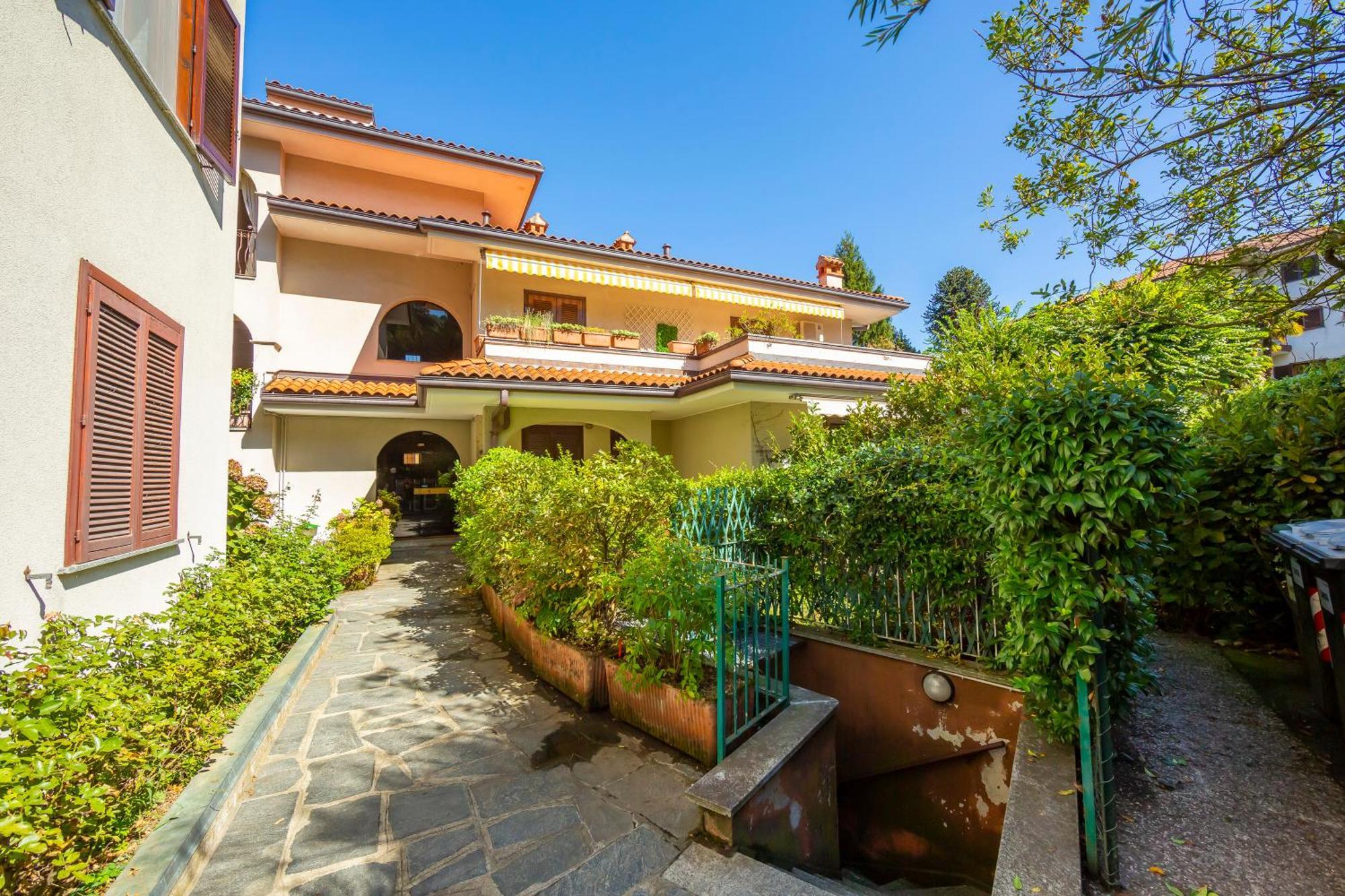 Appartamento Gaya Stresa Center - Happy Rentals Bagian luar foto