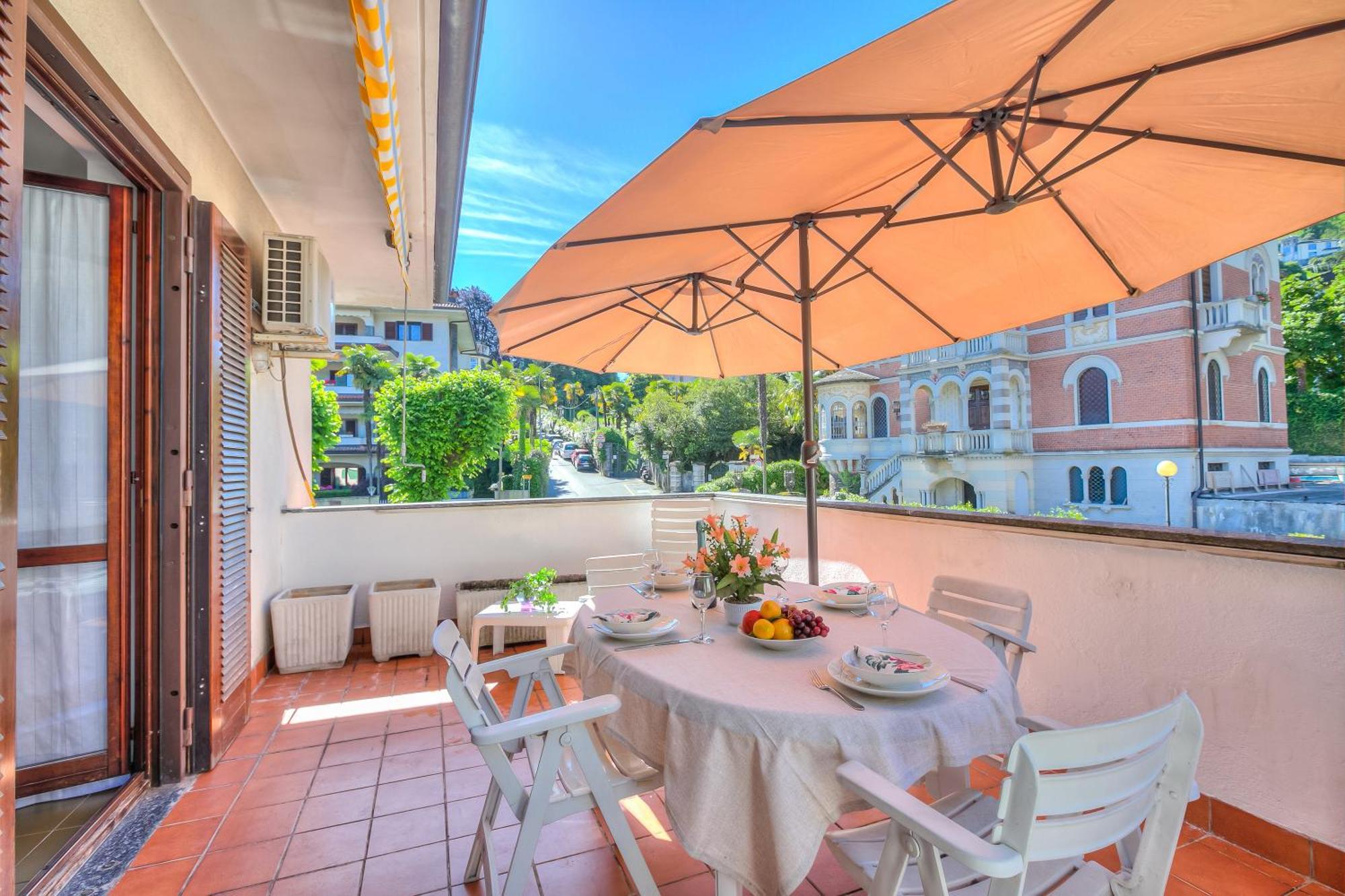 Appartamento Gaya Stresa Center - Happy Rentals Bagian luar foto